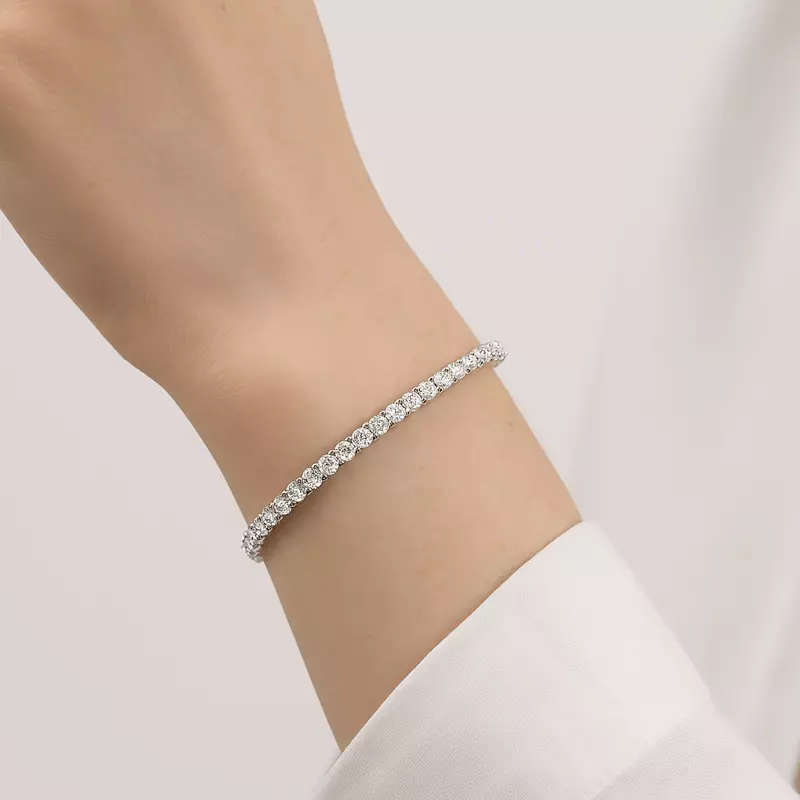 14K White Gold Four-Prong Diamond Tennis Bracelet (6 ct tw)